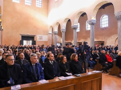 /A/2026/1/B/Posmrtni ostaci biskupa Dobrile položeni u biskupsku grobnicu u Poreču_ppb (11).jpg