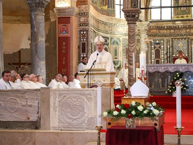 /A/2026/1/B/Posmrtni ostaci biskupa Dobrile položeni u biskupsku grobnicu u Poreču_ppb (12).jpg