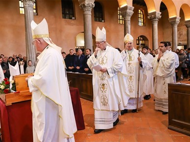 /A/2026/1/B/Posmrtni ostaci biskupa Dobrile položeni u biskupsku grobnicu u Poreču_ppb (23).jpg