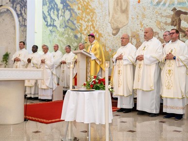 /A/2026/10/B/Biskup Šaško posvetio crkvu u Župi bl. Alojzija Stepinca, Bestovje-Novaki-Rakitje (5).jpg