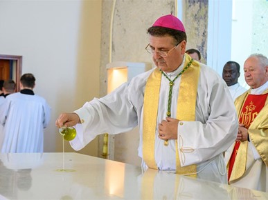 /A/2026/10/B/Biskup Šaško posvetio crkvu u Župi bl. Alojzija Stepinca, Bestovje-Novaki-Rakitje (9).jpg