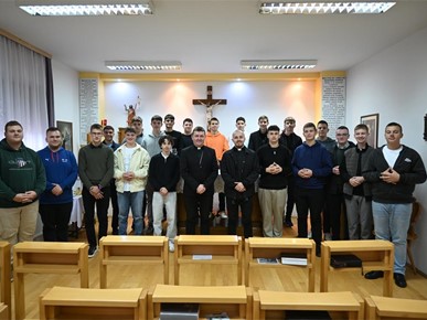 /A/2026/10/D/Održane godišnje duhovne vježbe sjemeništaraca RH i BiH u Novigradu na Dobri (1).JPG
