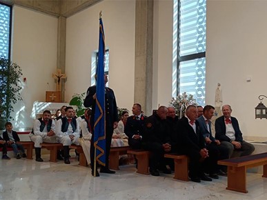 /A/2026/10/D/​Župa sv. Barbare u Velikoj Mlaki proslavila 50 godina postojanja i 10 godina od početka gradnje crkve Presvetog Srca Isusova (17).jpg