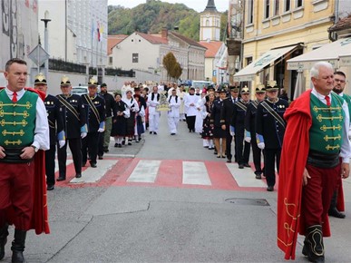 /A/2026/10/E/261015-Kardinal-Bozanić-predvodio-misu-na-sv.-Tereziju-Avilsku-_11_.jpg