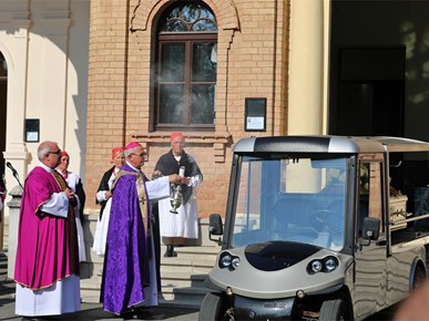 /A/2026/10/F/261019 Sprovodni obredi mons. Cindori (15).JPG