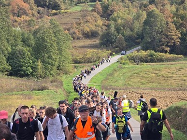 /A/2026/10/F/Održan 78. planinarski križni put bratovštine sv. Bernarda (2).jpg