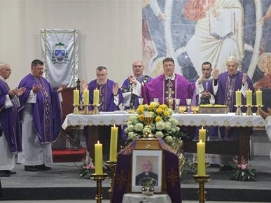 /A/2026/10/F/Slavljena misa zadušnica i sprovodni obredi za preminulog mons. Lovru Cindorija (10).JPG