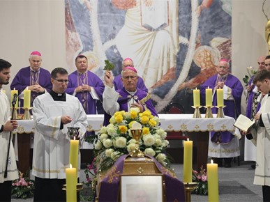 /A/2026/10/F/Slavljena misa zadušnica i sprovodni obredi za preminulog mons. Lovru Cindorija (14).JPG