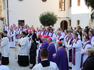 /A/2026/10/F/Slavljena misa zadušnica i sprovodni obredi za preminulog mons. Lovru Cindorija (18).JPG