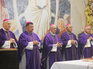 /A/2026/10/F/Slavljena misa zadušnica i sprovodni obredi za preminulog mons. Lovru Cindorija (21).JPG