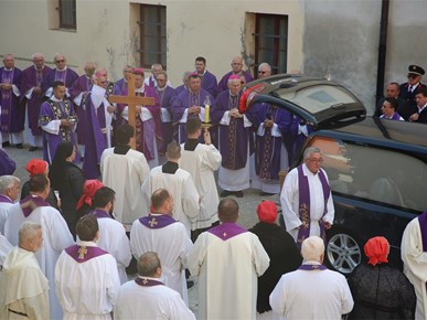 /A/2026/10/F/Slavljena misa zadušnica i sprovodni obredi za preminulog mons. Lovru Cindorija (29).JPG