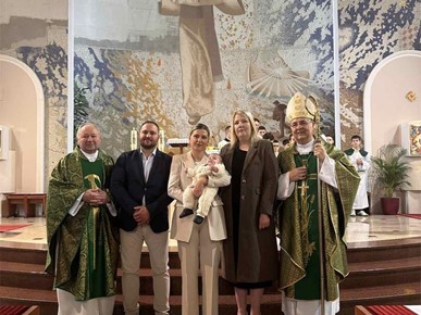 /A/2026/2/C/Biskup Šaško krstio peto dijete obitelji Novačić (1).jpg