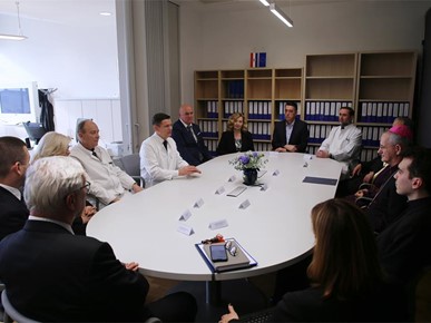 /A/2026/2/C/Nadbiskup Kutleša predvodio misno slavlje povodom Svjetskog dana bolesnika u KB Sveti Duh (5).JPG