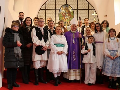 /A/2026/2/E/Biskup Razum predvodio misu zahvalnicu u rodnoj Župi sv. Martina biskupa (14).jpg