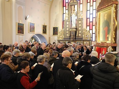 /A/2026/2/STEPINČEVO/Krašić/260210 Biskup Škvorčević predvodio misu na Stepinčevo u Krašiću (20).JPG