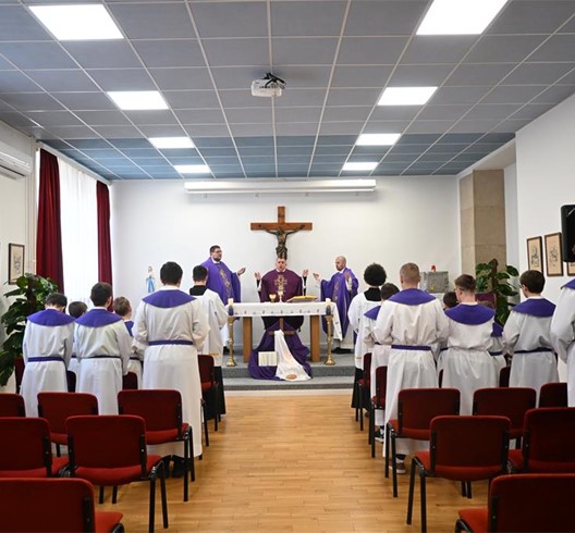 Posjet ministranata iz Zaprešića Međubiskupijskom sjemeništu u Zagrebu