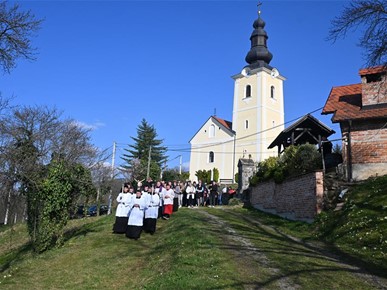 /A/2026/3/C/Hodočašće sjemeništaraca u župu Bistra (2).JPG