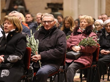 /A/2026/3/Cvjetnica/Nadbiskup Kutleša predvodio misno slavlje Nedjelje Muke Gospodnje u Zagrebačkoj katedrali (17).JPG