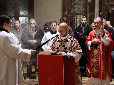 /A/2026/3/Cvjetnica/Nadbiskup Kutleša predvodio misno slavlje Nedjelje Muke Gospodnje u Zagrebačkoj katedrali (7).JPG