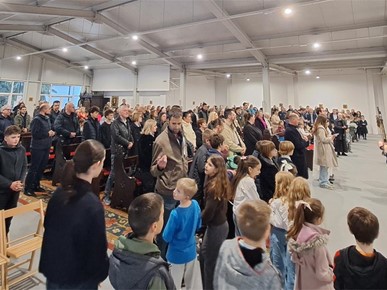 /A/2026/3/D/Održan križni put učenika, roditelja i djelatnika katoličkih osnovnih škola (7).jpg