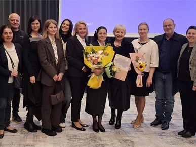 /A/2026/3/D/Ravnateljici CZN-a s. Jeleni Lončar dodijeljeno priznanje Hrvatske udruge socijalnih radnika (1).jpg