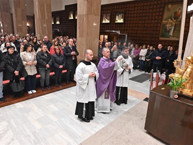 /A/2026/3/D/Započela pobožnost 13 utoraka sv. Antunu u bazilici na Svetom Duhu (2).jpg