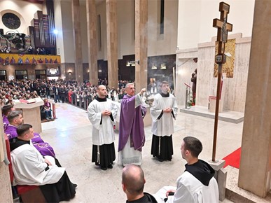 /A/2026/3/D/Započela pobožnost 13 utoraka sv. Antunu u bazilici na Svetom Duhu (7).jpg