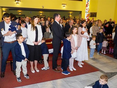 /A/2026/3/E/Biskup Šaško krstio Rebeku, peto dijete obitelji Bošnjak i Cvitu, peto dijete obitelji Vučemilo (4).jpg