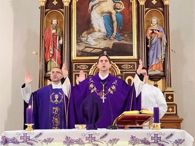 /A/2026/3/F/Biskup Kovač predvodio misno slavlje prigodom 81. obljetnice smrti biskupa Carevića (4).jpeg