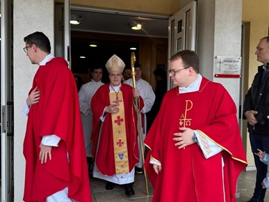 /A/2026/3/F/Kardinal Bozanić predvodio misno slavlje Cvjetnice u Župi Muke Isusove (5).jpeg