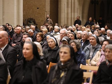 /A/2026/3/Kuharićevo - katedrala/Nadbiskup Kutleša predvodio misu prigodom 24. obljetnice smrti kardinala Kuharića (11).JPG