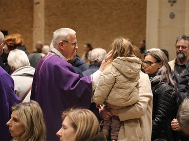 /A/2026/3/Kuharićevo - katedrala/Nadbiskup Kutleša predvodio misu prigodom 24. obljetnice smrti kardinala Kuharića (20).JPG