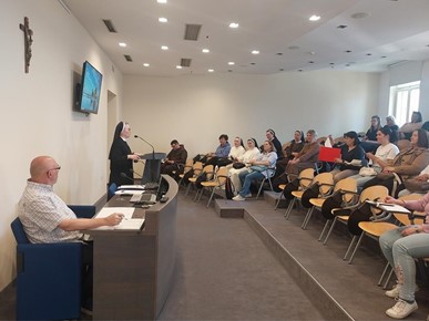 /A/2026/4/B/260418 Održan stručni skup za odgojiteljice u vjeri (1).jpg