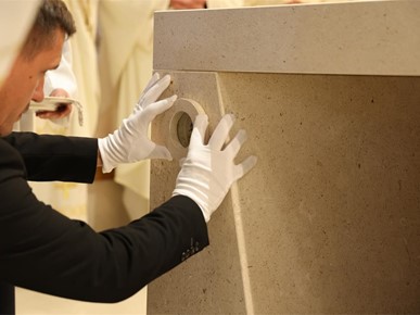 /A/2026/4/Posveta crkve/Nadbiskup Kutleša posvetio crkvu u Gajnicama (18).JPG