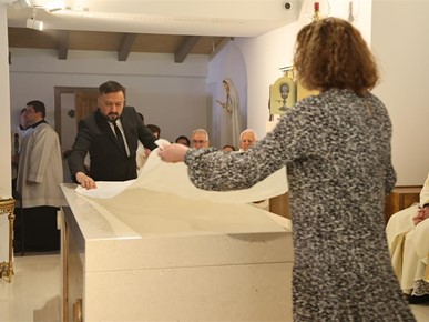 /A/2026/4/Posveta crkve/Nadbiskup Kutleša posvetio crkvu u Gajnicama (33).JPG