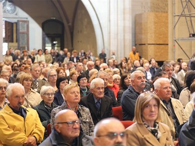 /A/2026/4/USKRS/260405 Nadbiskup Kutleša predvodio misu na Uskrs (26).JPG