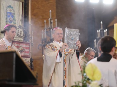 /A/2026/4/USKRS/260405 Nadbiskup Kutleša predvodio misu na Uskrs (33).JPG