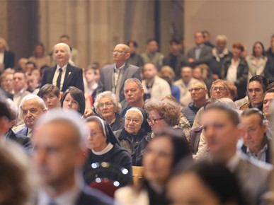 /A/2026/4/USKRS/260405 Nadbiskup Kutleša predvodio misu na Uskrs (35).JPG