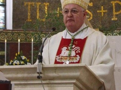 /A/2026/4/USKRS/Biskup Razum za Uskrs u Župi sv. Petra (1).jpg