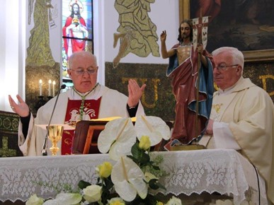 /A/2026/4/USKRS/Biskup Razum za Uskrs u Župi sv. Petra (6).jpg