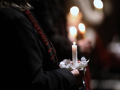 /A/2026/4/VELIKA SUBOTA/260404 Nadbiskup Kutleša predvodio Vazmeno bdjenje u Zagrebačkoj katedrali (18).JPG