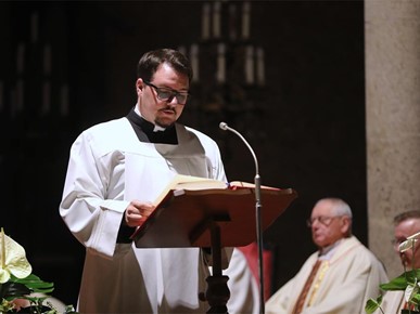 /A/2026/4/VELIKA SUBOTA/260404 Nadbiskup Kutleša predvodio Vazmeno bdjenje u Zagrebačkoj katedrali (19).JPG