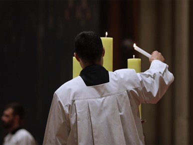 /A/2026/4/VELIKA SUBOTA/260404 Nadbiskup Kutleša predvodio Vazmeno bdjenje u Zagrebačkoj katedrali (29).JPG