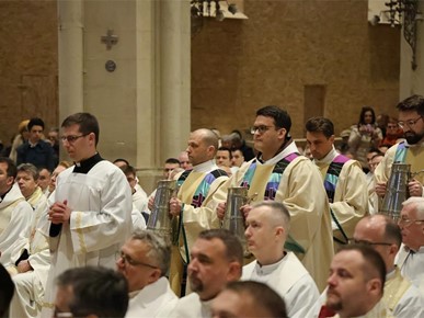 /A/2026/4/VELIKI ČETVRTAK/Nadbiskup Kutleša predvodio Misu posvete ulja u Zagrebačkoj katedrali (15).JPG