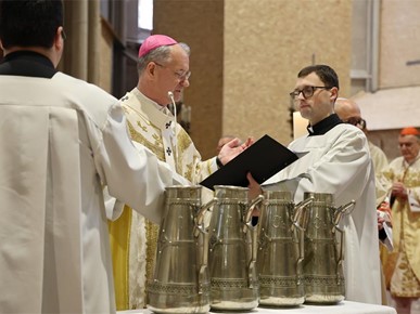 /A/2026/4/VELIKI ČETVRTAK/Nadbiskup Kutleša predvodio Misu posvete ulja u Zagrebačkoj katedrali (26).JPG