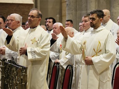 /A/2026/4/VELIKI ČETVRTAK/Nadbiskup Kutleša predvodio Misu posvete ulja u Zagrebačkoj katedrali (28).JPG