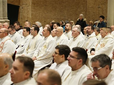 /A/2026/4/VELIKI ČETVRTAK/Nadbiskup Kutleša predvodio Misu posvete ulja u Zagrebačkoj katedrali (7).JPG