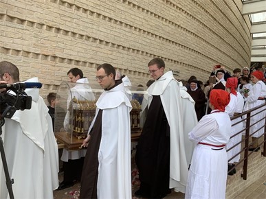 /A/2026/5/A/Čašćenje relikvija sv. Male Terezije i njezinih roditelja u Karmelu u Mariji Bistrici (3).jpg