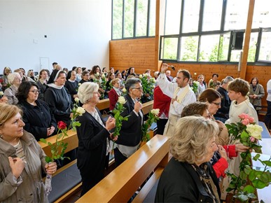/A/2026/5/B/Pohod relikvija sv. Male Terezije i njezinih roditelja u Župi sv. Terezije od Djeteta Isusa (1).jpg