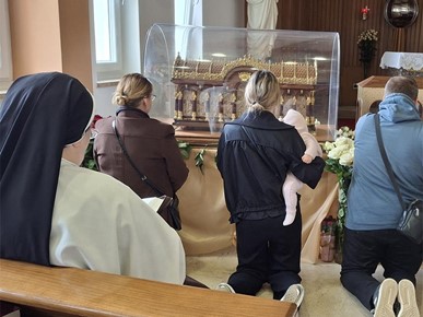 /A/2026/5/B/Čašćenje relikvija sv. Male Terezije i njezinih roditelja u samostanu sv. Josipa u Hrvatskom Leskovcu (6).jpg